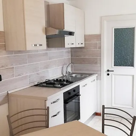 Casa Vacanze Kris A Due Passi Dal Castello Vakantiehuis *